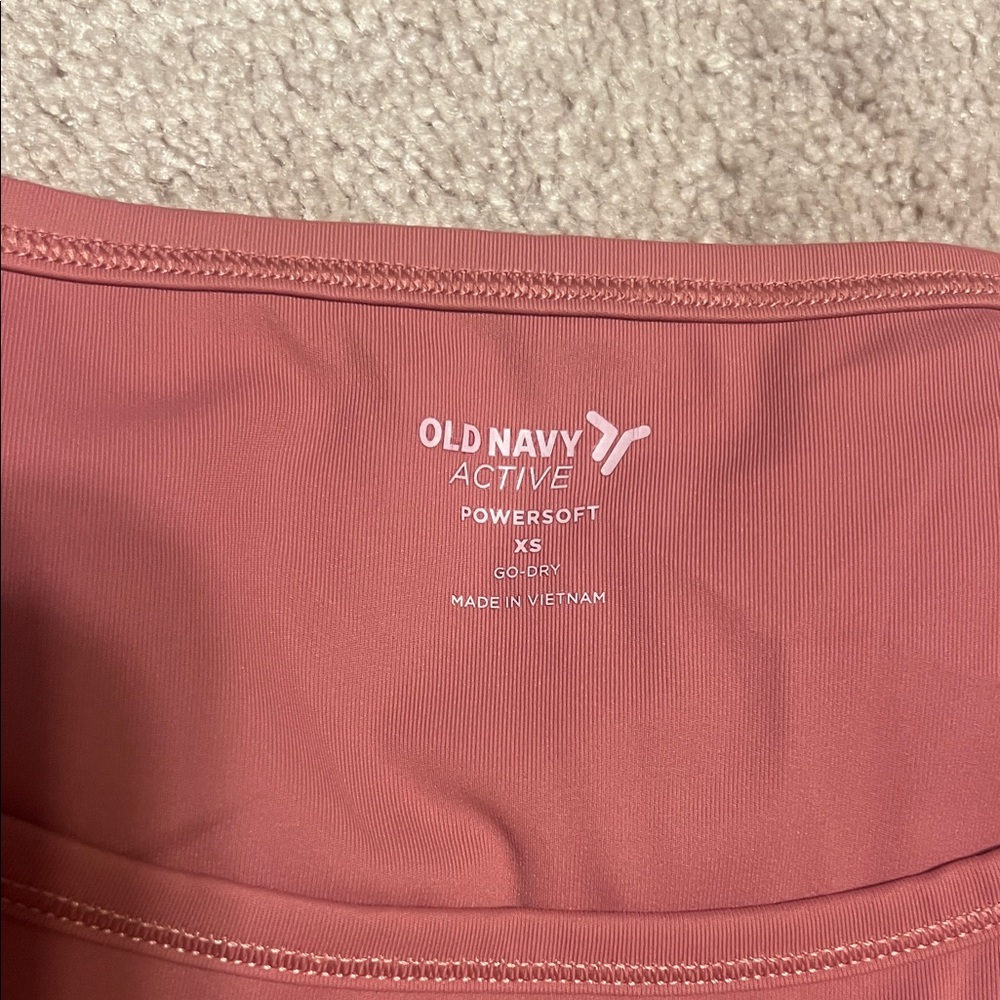 Workout top - Picture 3 of 5